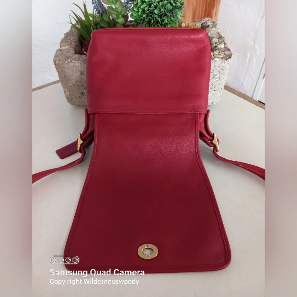 Coach Legacy Companion Flap #9715, 2001. Turn Lock, Crossbody, Red/Bordeaux - Picture 14 of 16